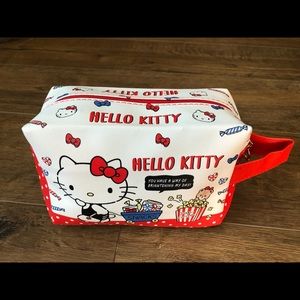 HELLO KITTY-NWT Cosmetics/Toiletries BAG